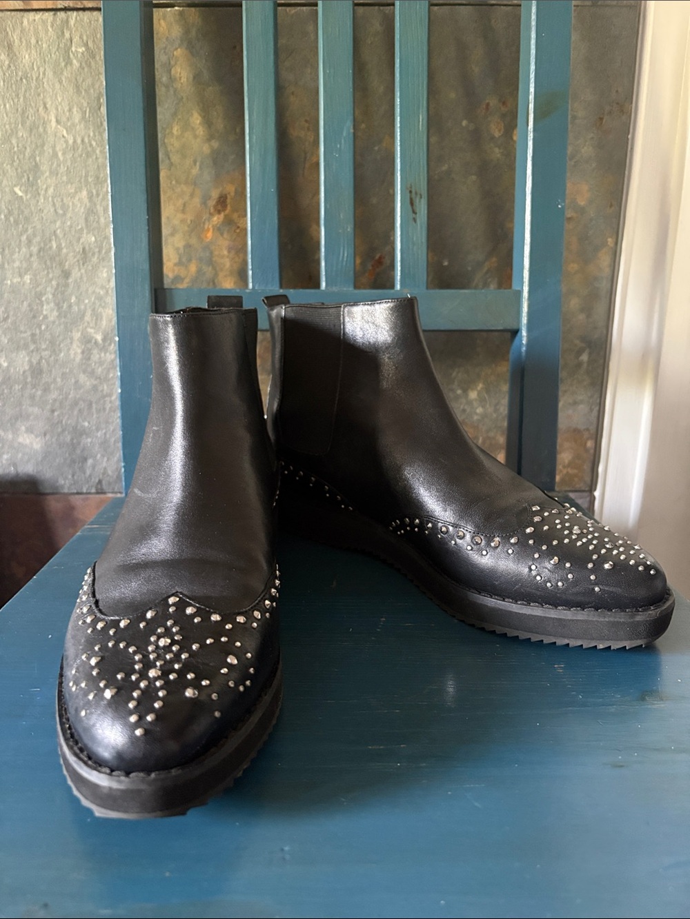 Sz 9.5 Michael kors studded chelsea booties